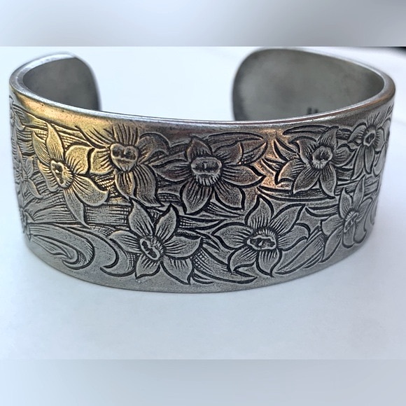 Pewter March Jonquil Daffodil Cuff Bracelet by Salisbury - Picture 6 of 10